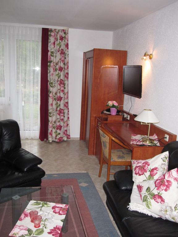 Urlaubspension 'Hohes Rott' Und Apartmenthaus Heiligenstadt 외부 사진